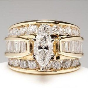 *NEW Yellow Gold Rhombus Baguette Diamond Ring